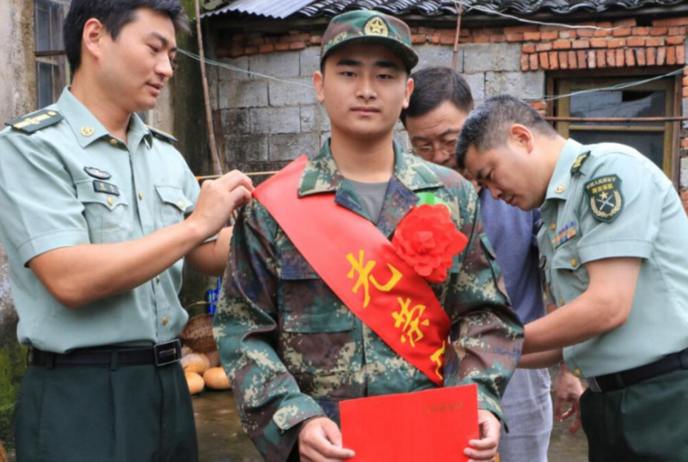 2021年第二次征兵开始了！身高标准变为“158cm”，大专生有优势