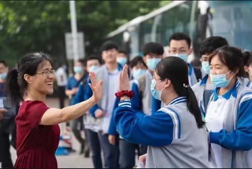 高中班主任透露，高考成绩“定型期”是这个月，考生要重点关注