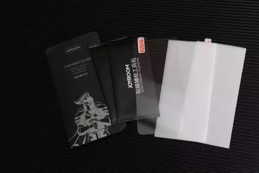 变着方法弄碎我的iPhone手机膜-17款钢化玻璃膜大横评