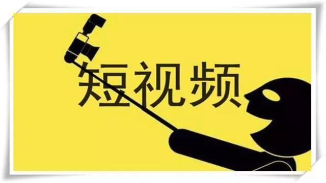 野生鳗鱼泛滥！如皋男子河中连钓几十条，网友：造假吧？