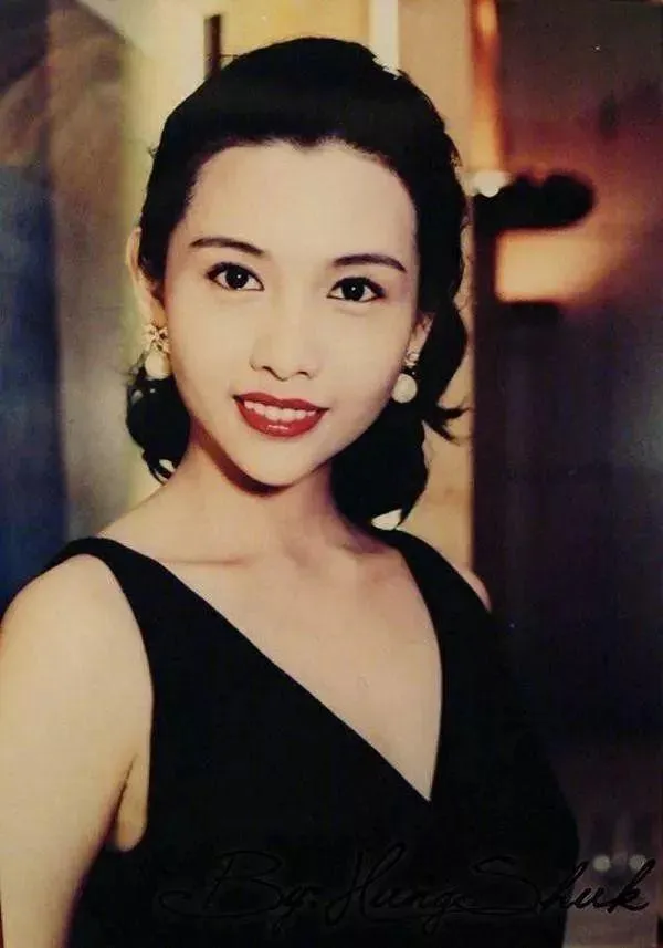 香港娱乐圈五位性感女神！照片收集了很久，看过一半算我输