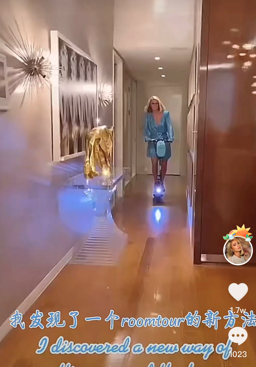 这才是名媛天花板！真人芭比希尔顿骑电车绕客厅，穿高定逛菜市场