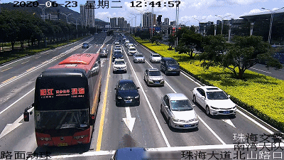 山东面包车珠海大道逼停奥迪，下车后猛拍车窗挑衅！交警调查结果有反转！