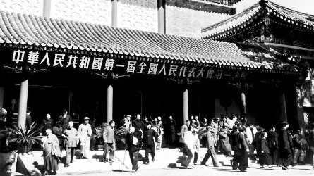 1959年选国家主席，中央最先考虑朱德，谁的一封信改谁提刘少奇？