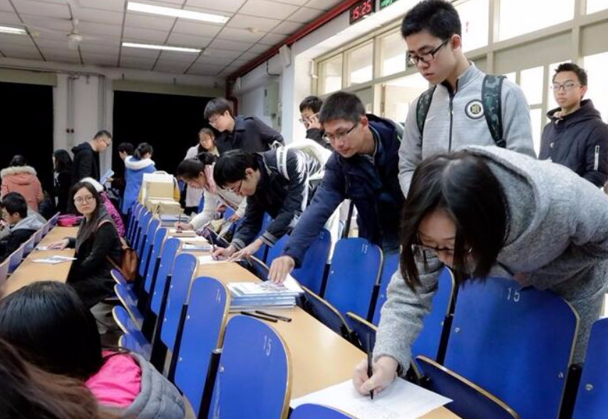 大学生“三方协议”别乱签，这些问题要千万清楚，不要自己坑自己