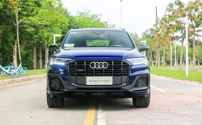 80万预算要给谁？奥迪Q7和宝马X5哪个档次高？对比差距明显