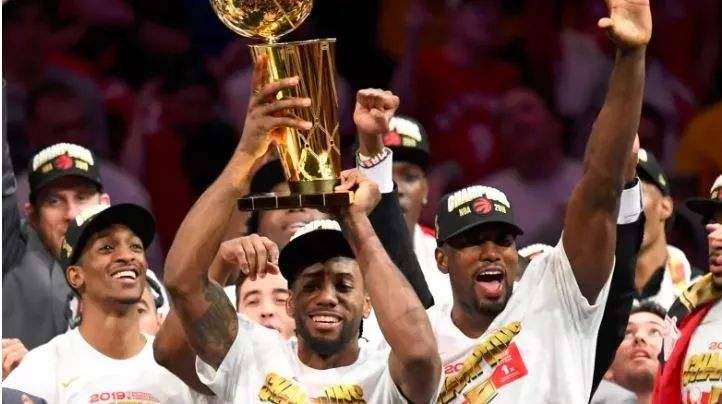 可以刷nba的有哪些(NBA名不副实的获奖：坎比刷数据压邓肯，场均12分小人物入全明星)