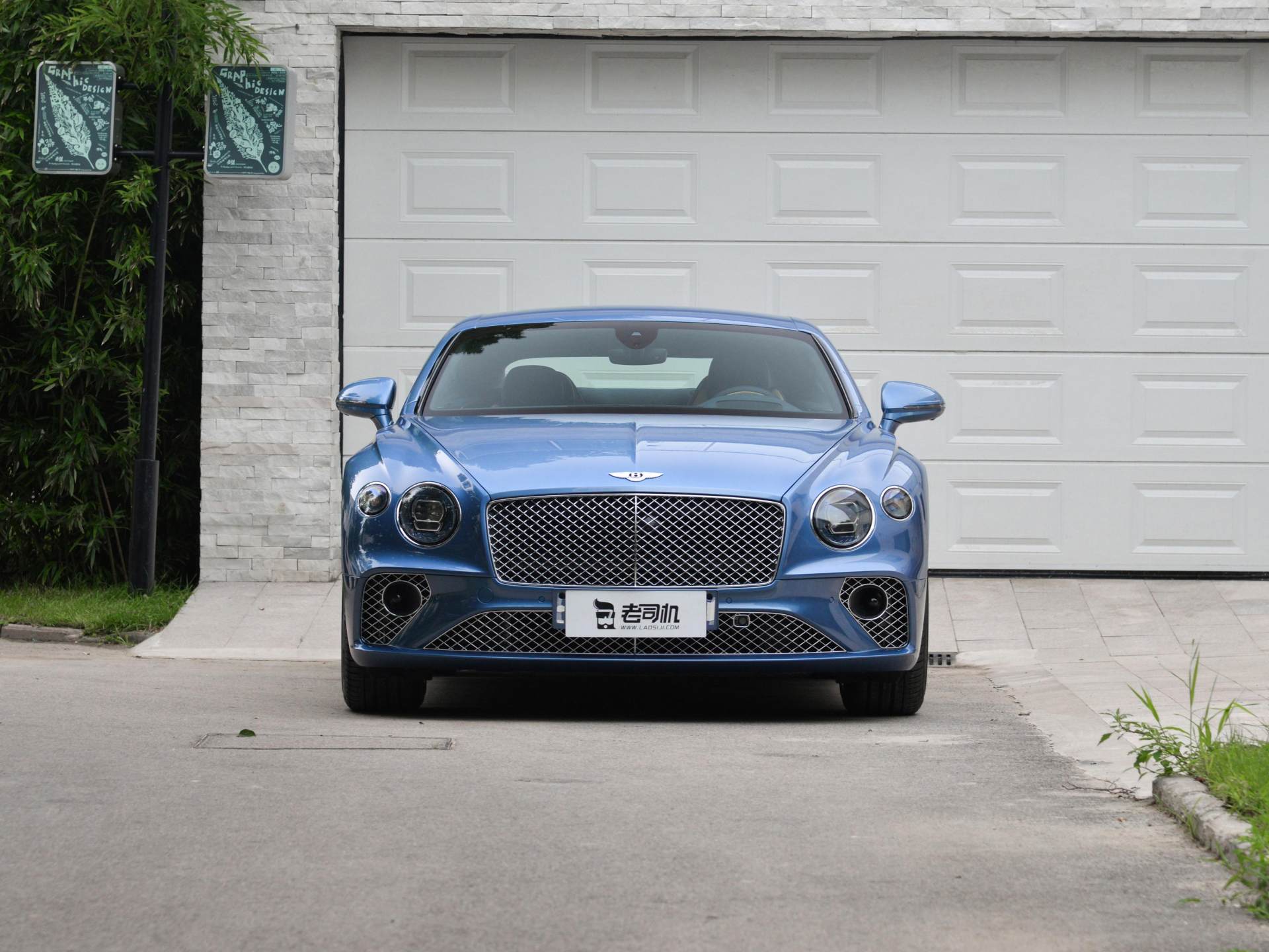 宾利,全球最知名的一款车,在100年的时间里,这个来自brue的造车厂商给