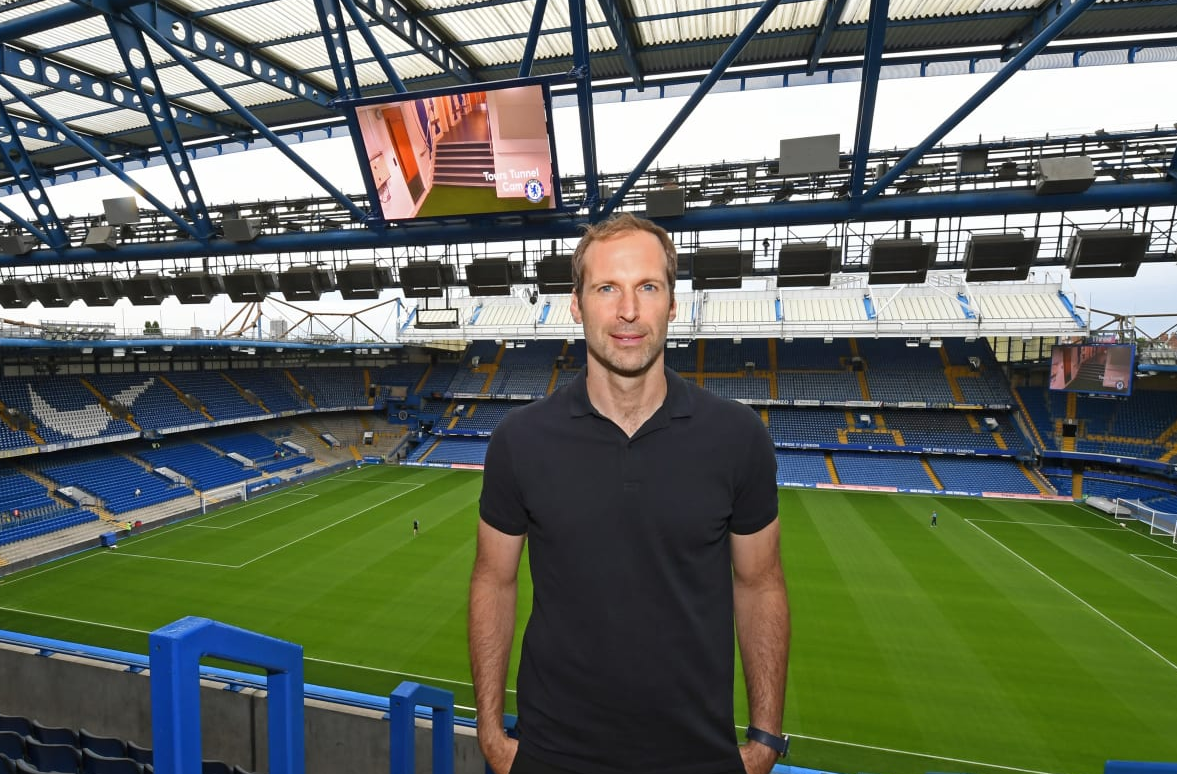 切尔西传奇门将切赫今年已经39岁了,他并没有和其他同龄球员那样在