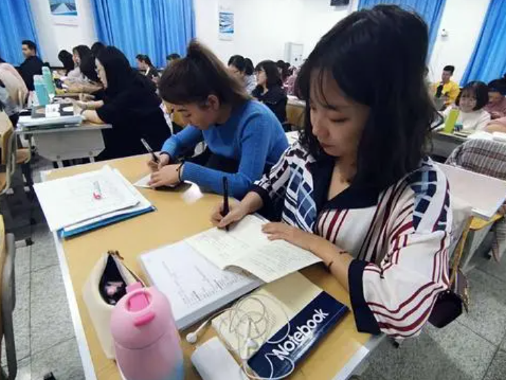 高考最强低分捡漏王，407分捡漏厦门大学，被“天价”学费劝退