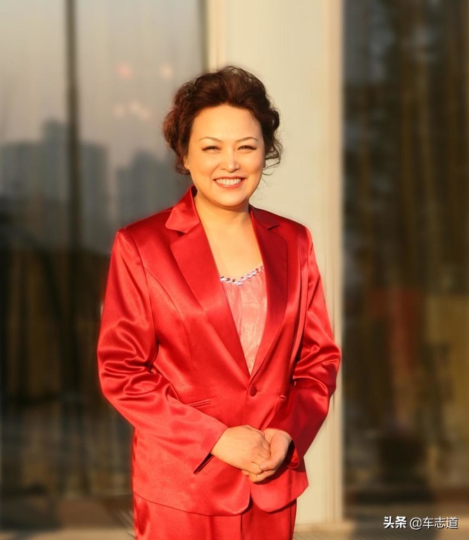 女人撑起半边天：致敬那些让你不敢轻视的“女司机”