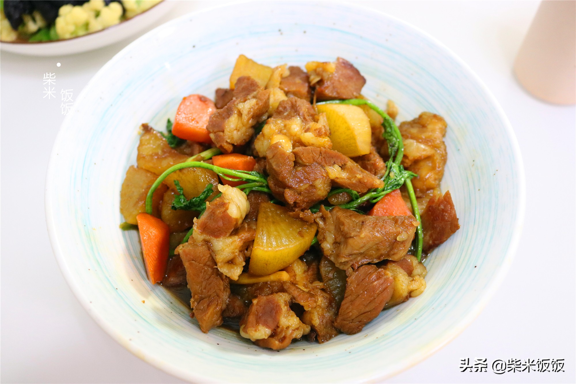 羊肉别总炖汤了，试试这个做法，鲜香又滋补，现在吃最合适