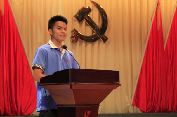 大学生入党有硬性要求？如果学生符合条件，尽量在大一阶段就申请