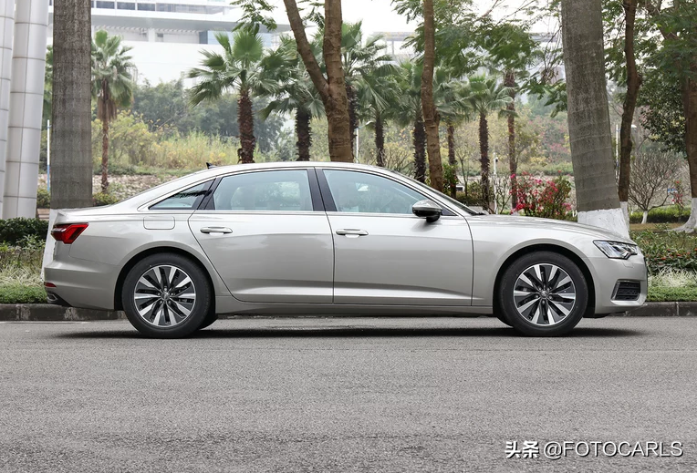 奥迪A6L，5种颜色，哪款适合一对新人？