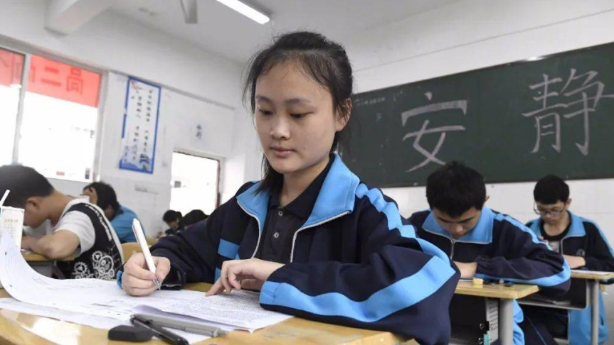 为啥很多专科学校，大多叫“职业技术学院”，学生：咋不早说