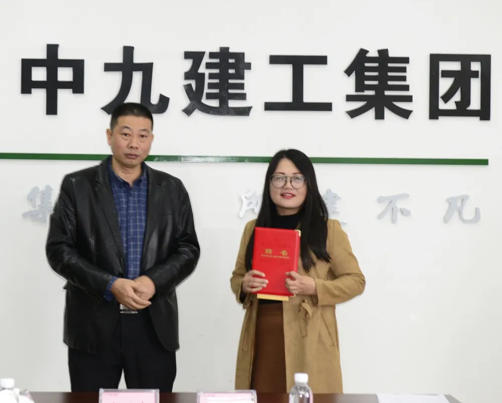 校企携手 共建共赢|中九十大不收费软件无需登录与西财大天府学院签署校企合作协议