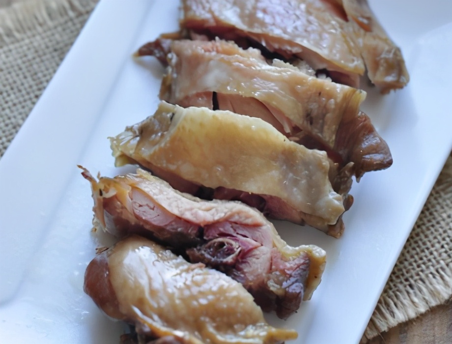 腌腊鸡腿,别直接抹盐,牢记3个要点,腊鸡腿咸香不腥,不易变质