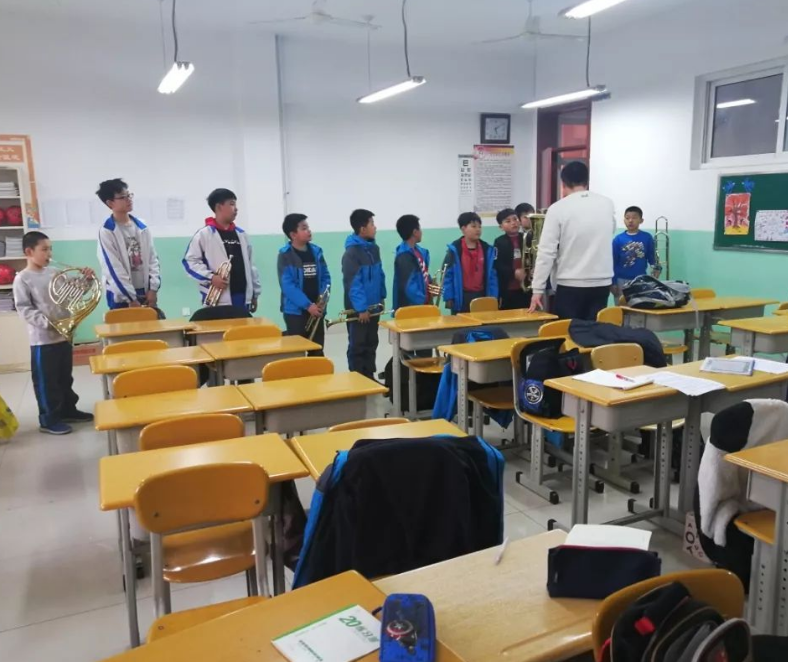 民办学校可能凉了？中小学要“民转公”，那私立老师要何去何从？