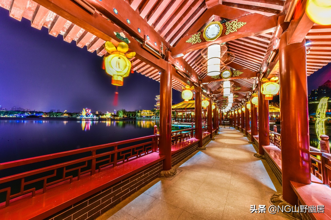 西安最美夜景:灯火辉煌的热闹街景,重现昔日的大唐盛世
