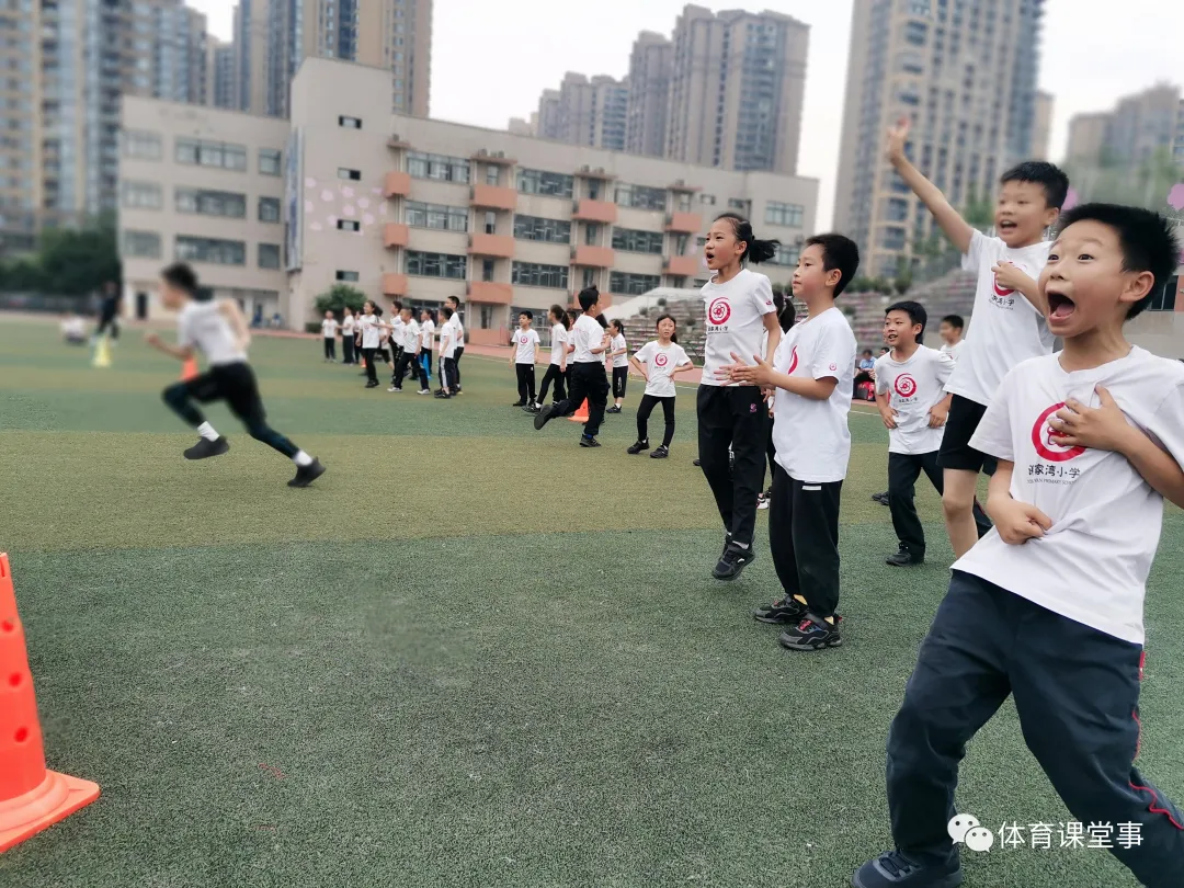体育课跑教案(体育课例分享：快速跑—巧用标志桶)