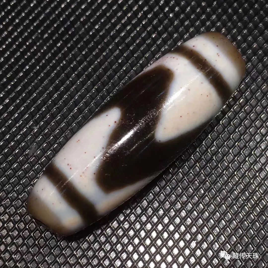 精品朱砂虎牙天珠欣赏(大人天珠的图案及寓意) 第2张