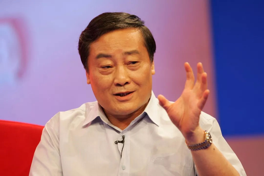 低调的饮料之王：农夫山泉老板曾是他的经销商，身价高达600亿