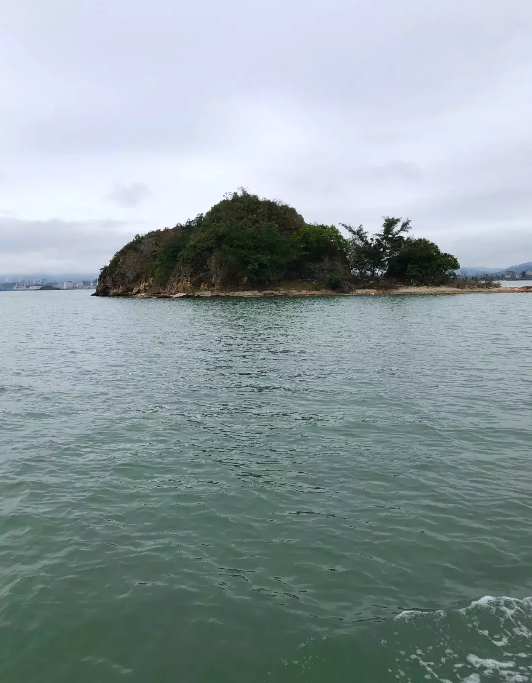 惠州盐洲岛天气惠州兖州岛黑排角海滨肖像摄影