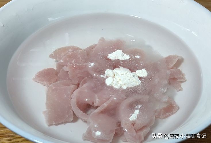小孩光吃不长肉，入冬后多做这瘦肉粥，常吃脾胃好，吃饭也香