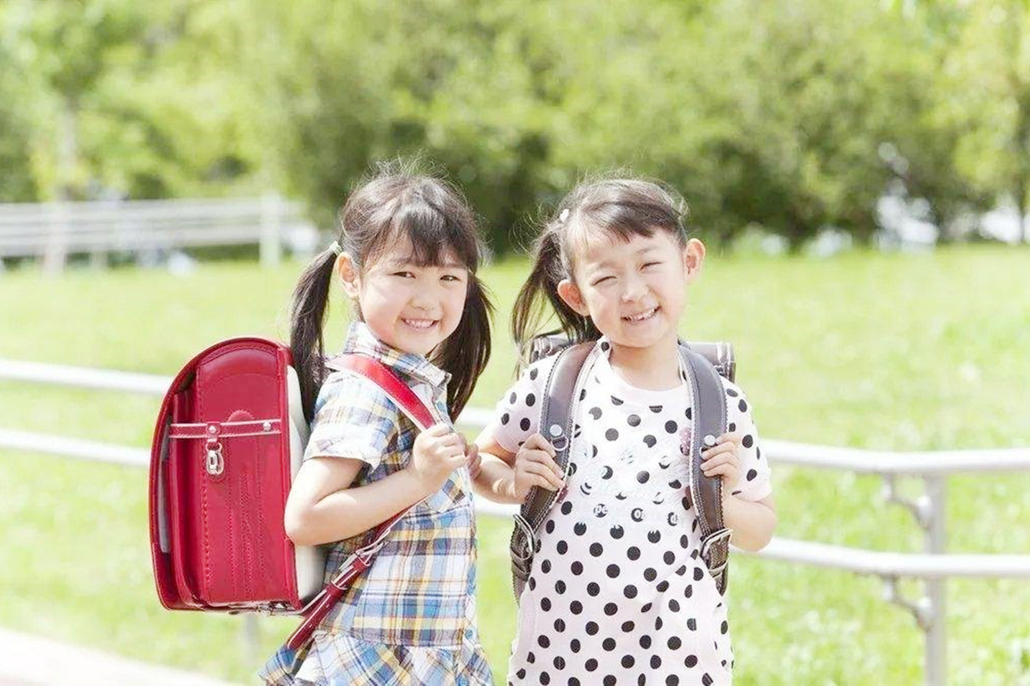 当孩子在学校被欺负时，应该打回去还是忍气吞声，妈妈的话很重要