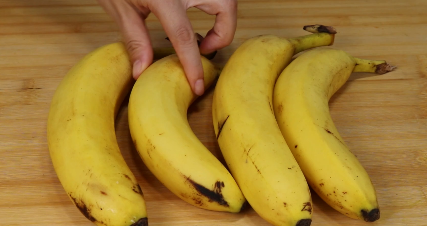 买香蕉时，选弯的好还是直的好？老农无意说漏嘴，看完别乱买了