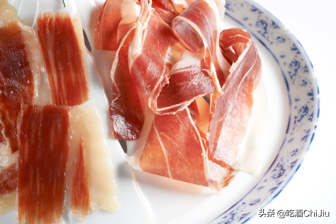 小型聚会喝红酒，适合搭配什么下酒菜？
