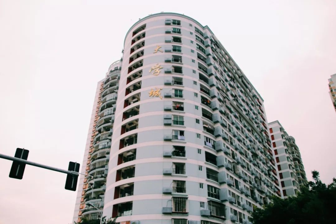 老破小一平10万+！我们走遍厦门18所名校，为你曝光最贵学区房！