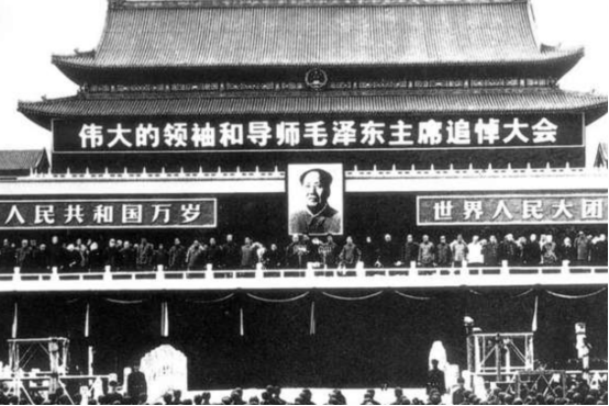 毛主席逝世多年后，李敏看到最后一天的病历记录：瞬间让人泪目
