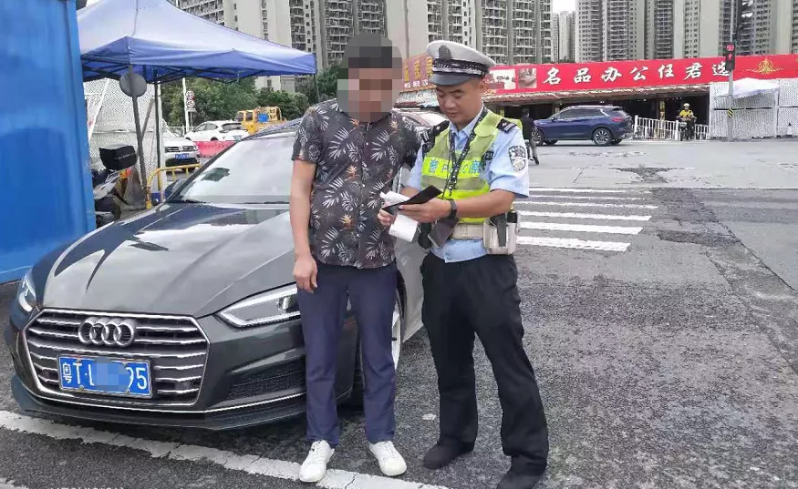 珠海女子开车十多年竟没一宗违法！她的诀窍很简单，却让很多人汗颜！