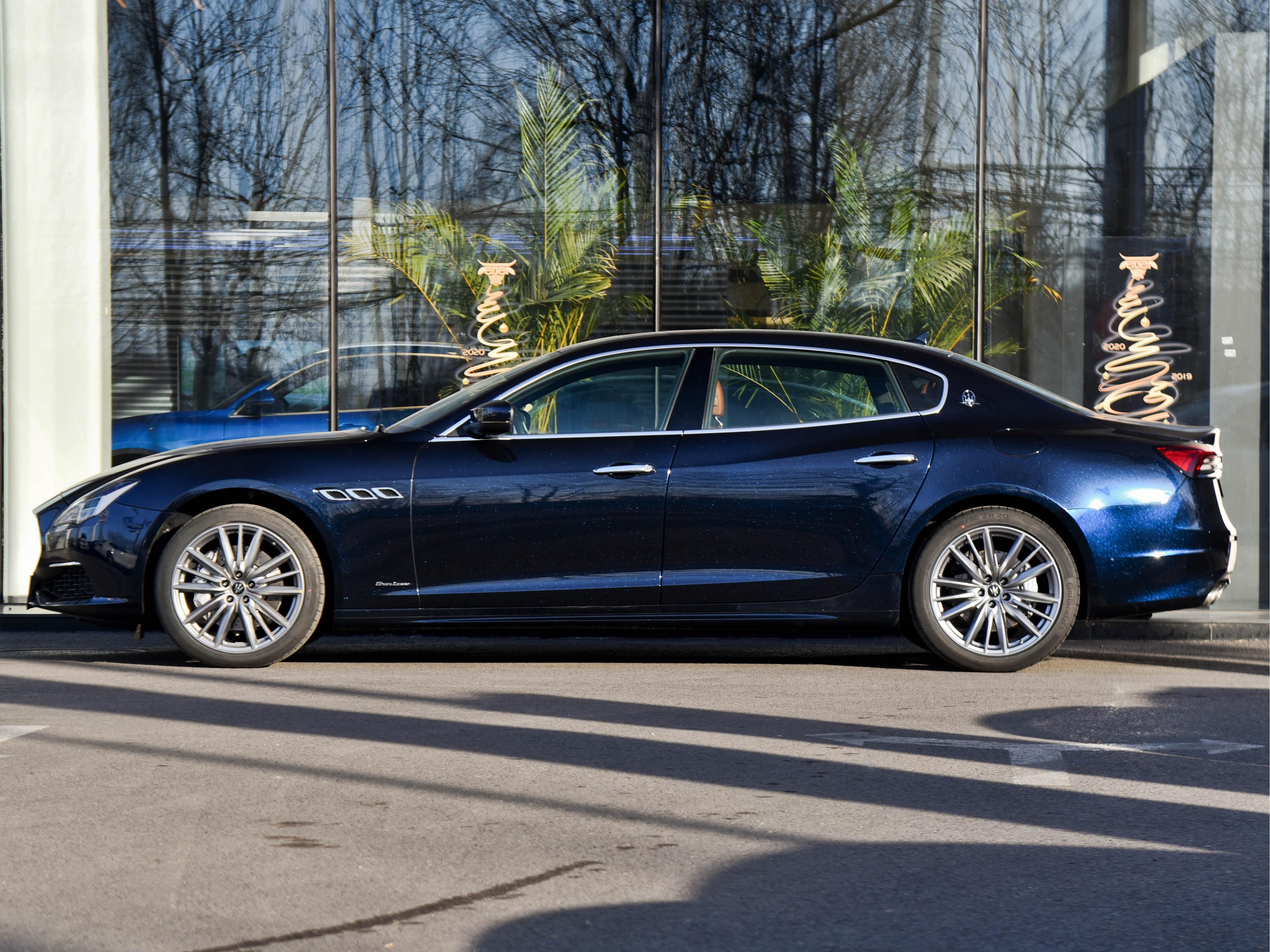 比豪华更豪华,进口旗舰大轿车,有高性价比,带你看玛莎拉蒂总裁