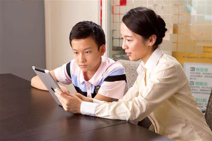 两个成绩很好的初中生，辅导和不辅导，高中差距竟会这么大