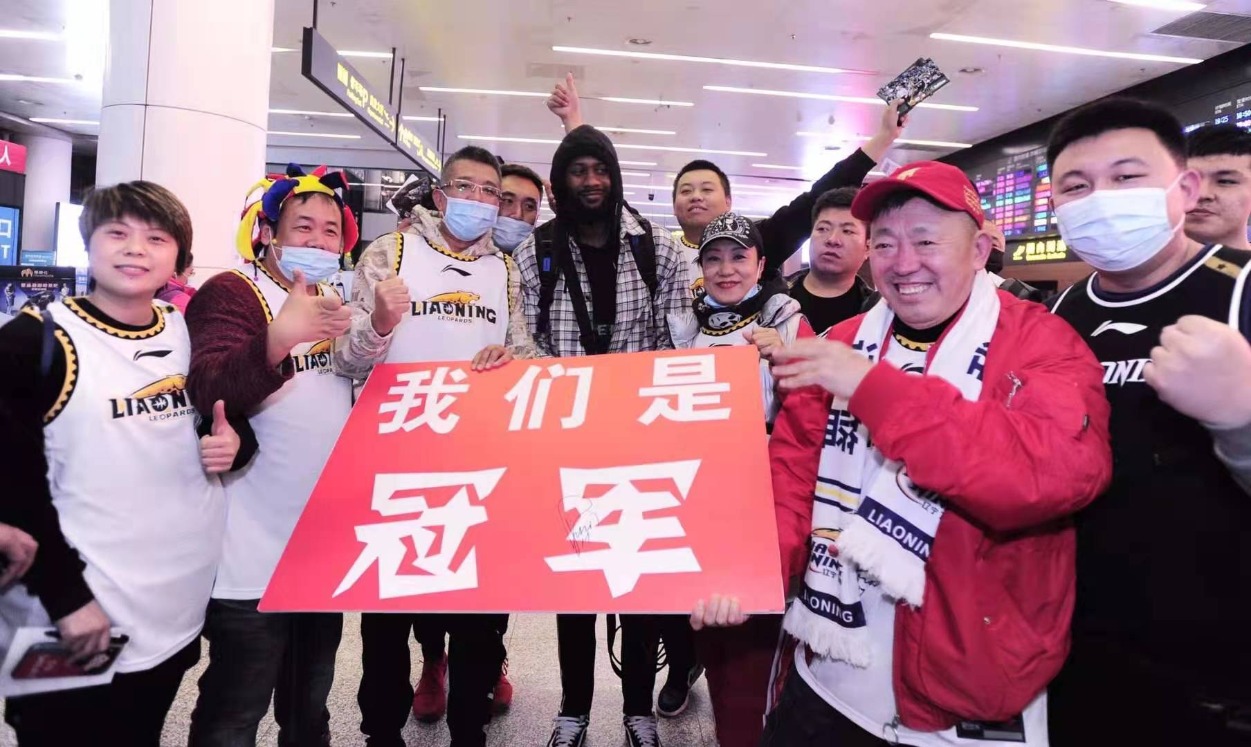 cba西蒙斯为什么解约（和平分手，辽篮官宣与西蒙斯解约，未来一段时间将以单外援出战）