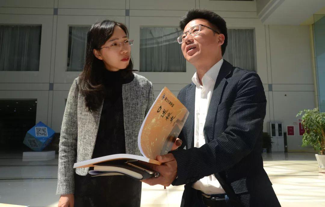 想当老师，选择好专业的学校还是名校不好的专业，哪个容易就业？