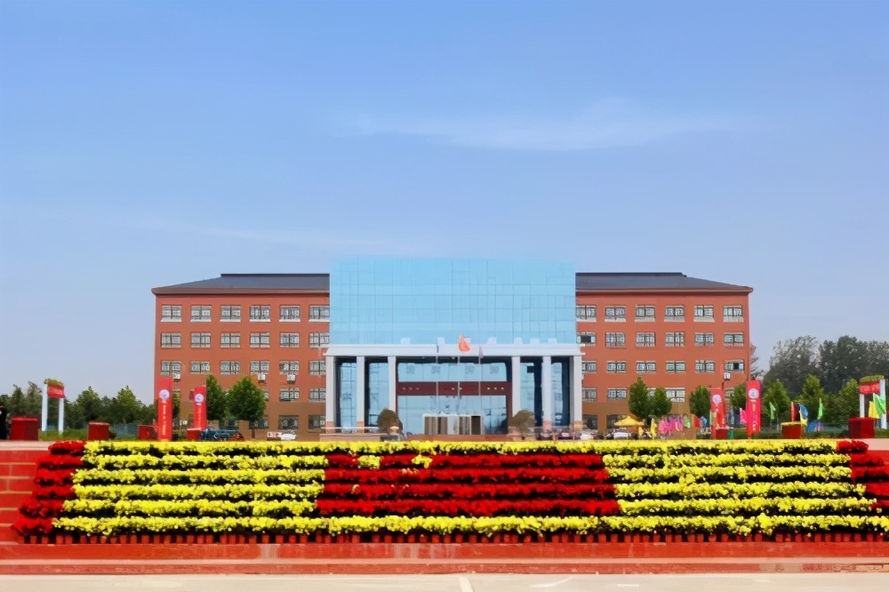 郑州时代科技中等专业学校打造“文化+技能”人才培养模式