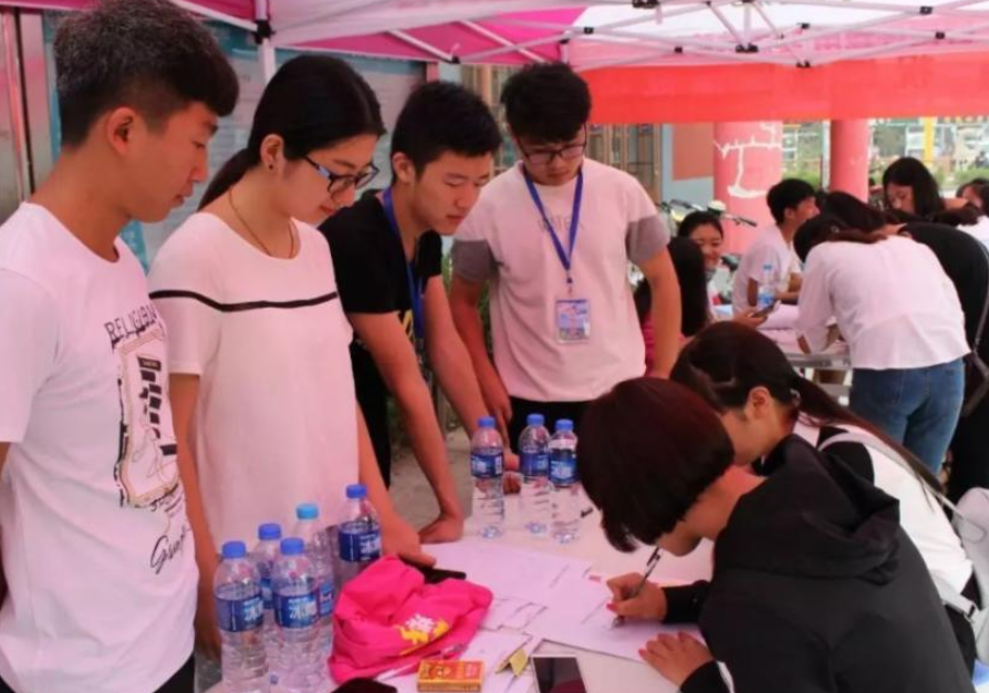 大学要开学了，社团和学生会要不要参加，不参加的学生未来会如何