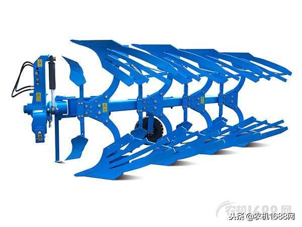 有一種液壓翻轉犁，用戶稱為深翻“第一犁”