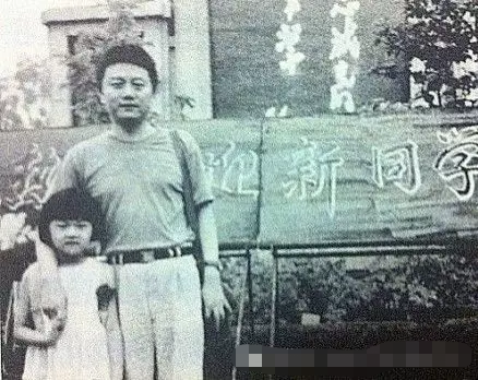 王子文王朔为什么分手(“老炮儿”王朔，和徐静蕾、王子文的“忘年恋”，功臣竟是赵宝刚)