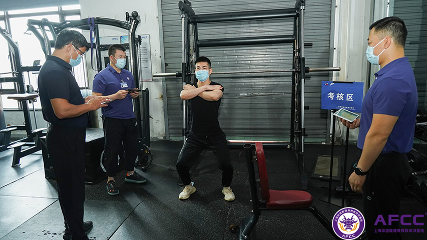 私人教练培训学校（健身私教培训学院哪里好呢）