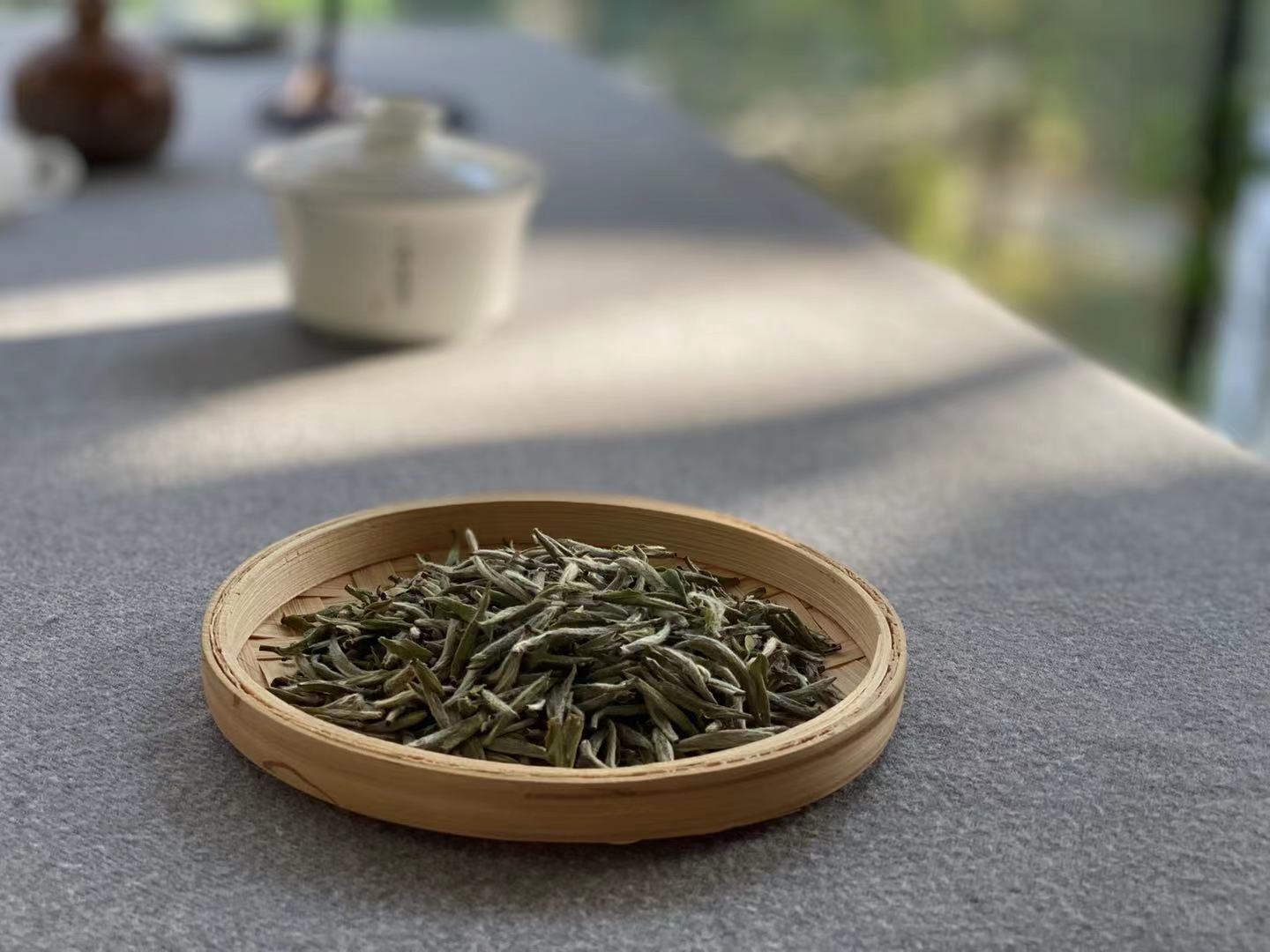 春节送礼这么简单？岩茶送水仙肉桂，白茶送白毫银针，那红茶呢？