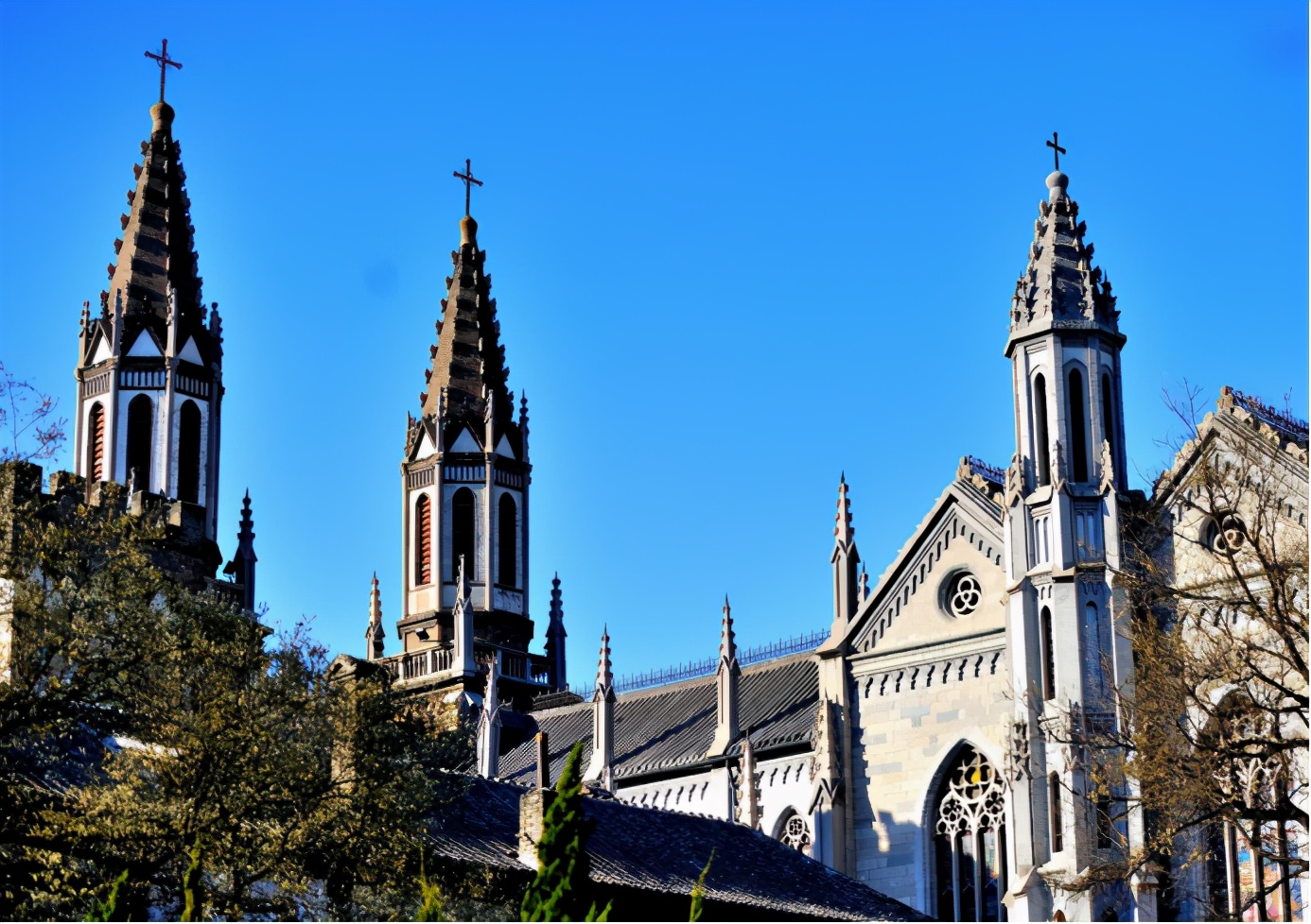 反洋教最严重的山东，为何诞生了近代山东最有名的教会大学？