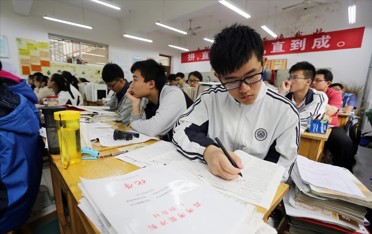 全国重点高中排名出炉，衡水中学仅排第2，榜首当之无愧