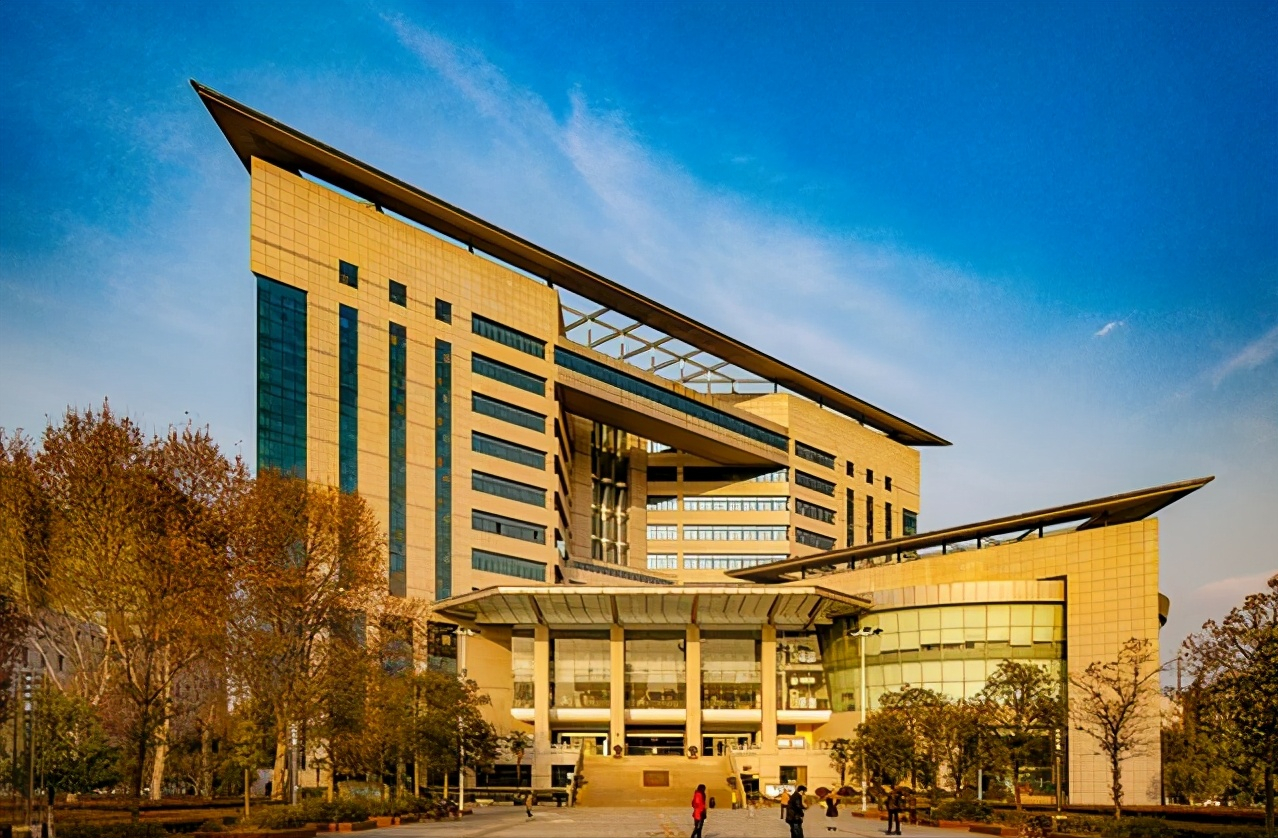 湖北大学和三峡大学两所省属综合高校，实力怎样？值得报考吗？