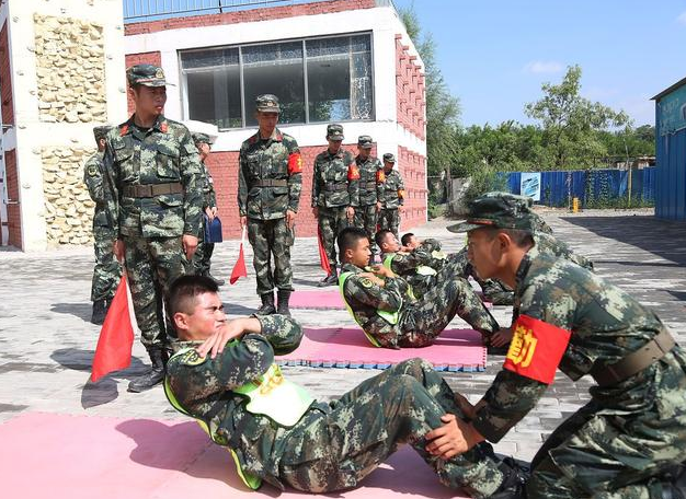 专科生毕业后，大多选择参军入伍，背后的“好处”令本科生羡慕