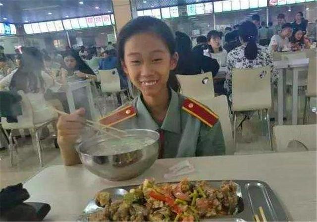 我国“女神童”从未上过学，10岁考上大学，父亲：省下了8年学费