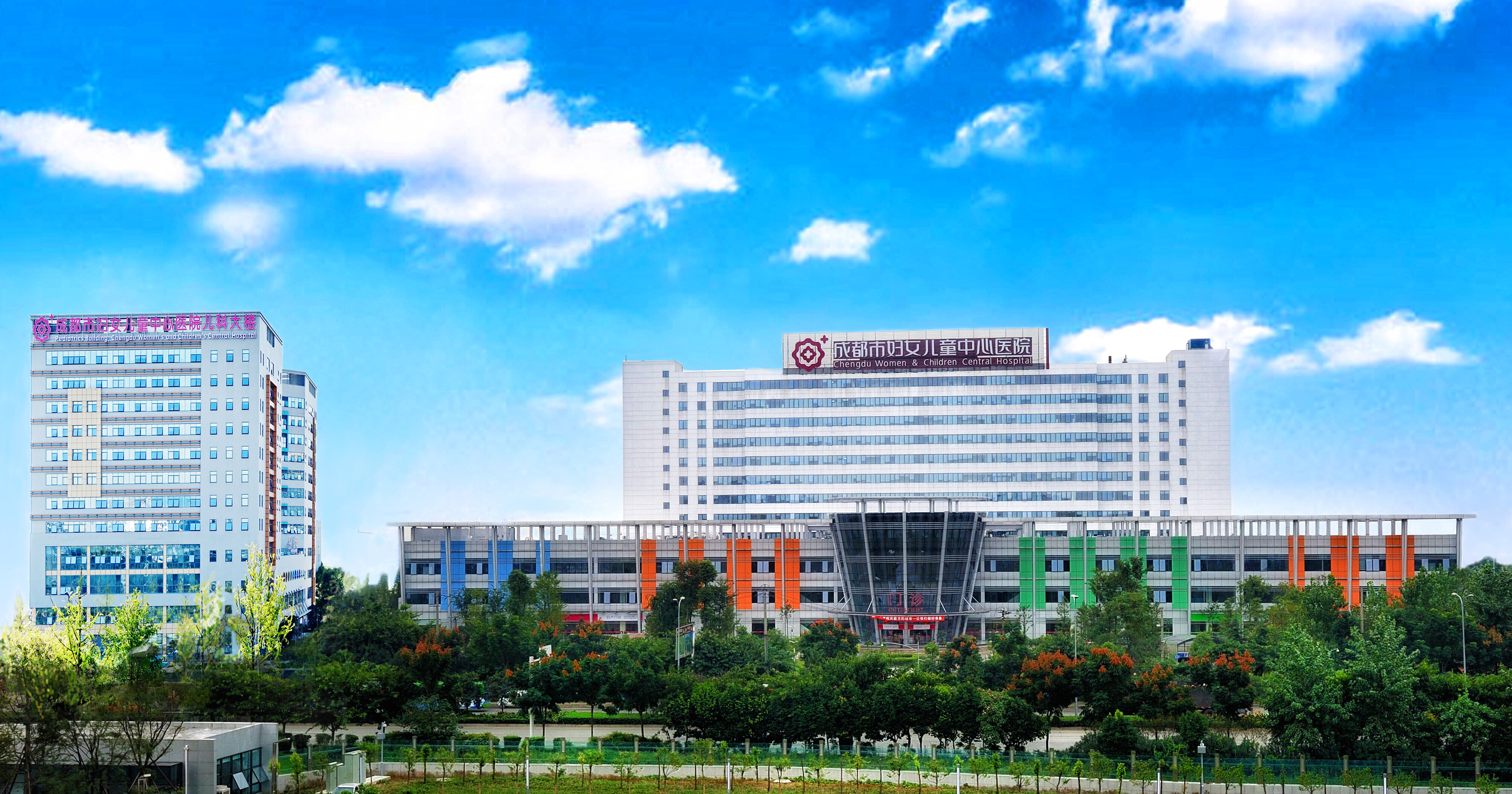 每年2万左右婴儿在这里出生成都市妇女儿童中心医院:新晋三甲医院驶入